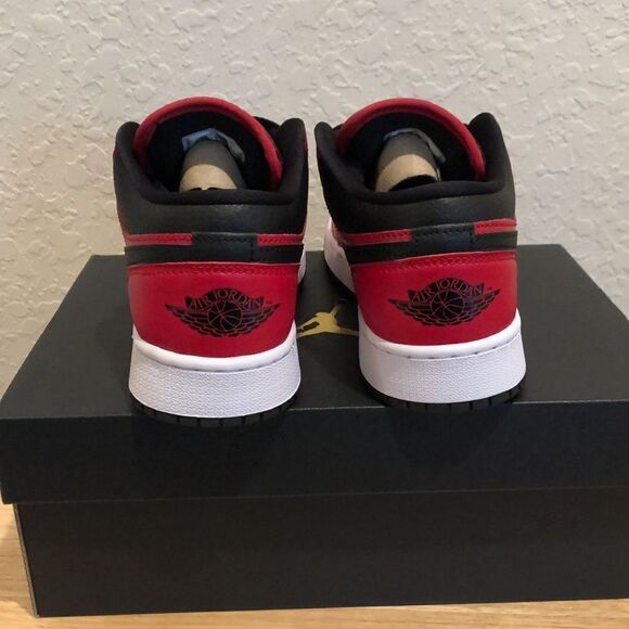 ⭐️❤️🖤’REVERSE BRED’ NIKE AJ 1 LOW GS SNEAKERS🖤❤️ - Picture 7 of 9